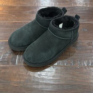 UGG Kids Black Shearling-Lined Slip-On Boots